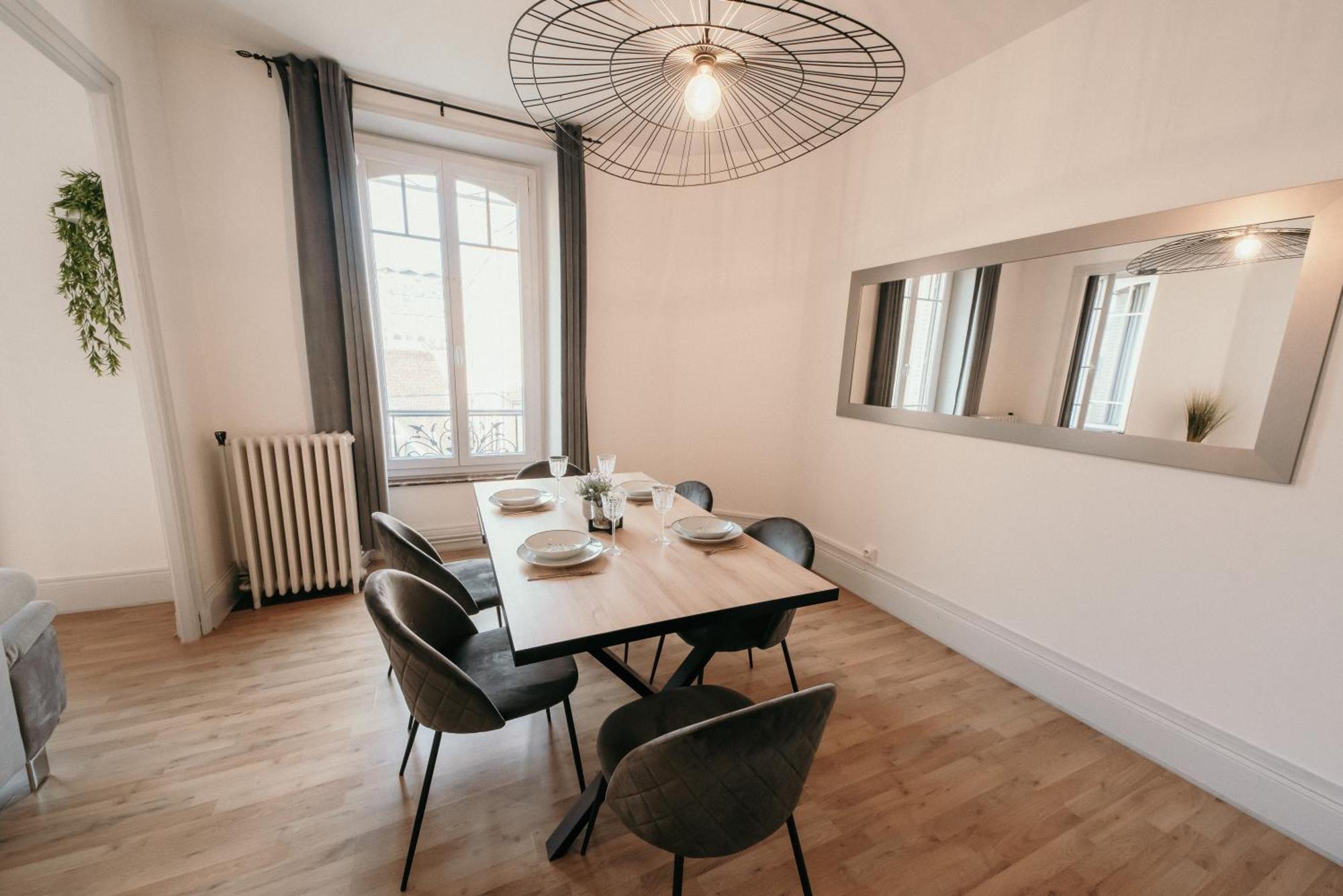 Appartement D'Alexandre Hyper Centre-Ville Charleville-Mézières 외부 사진